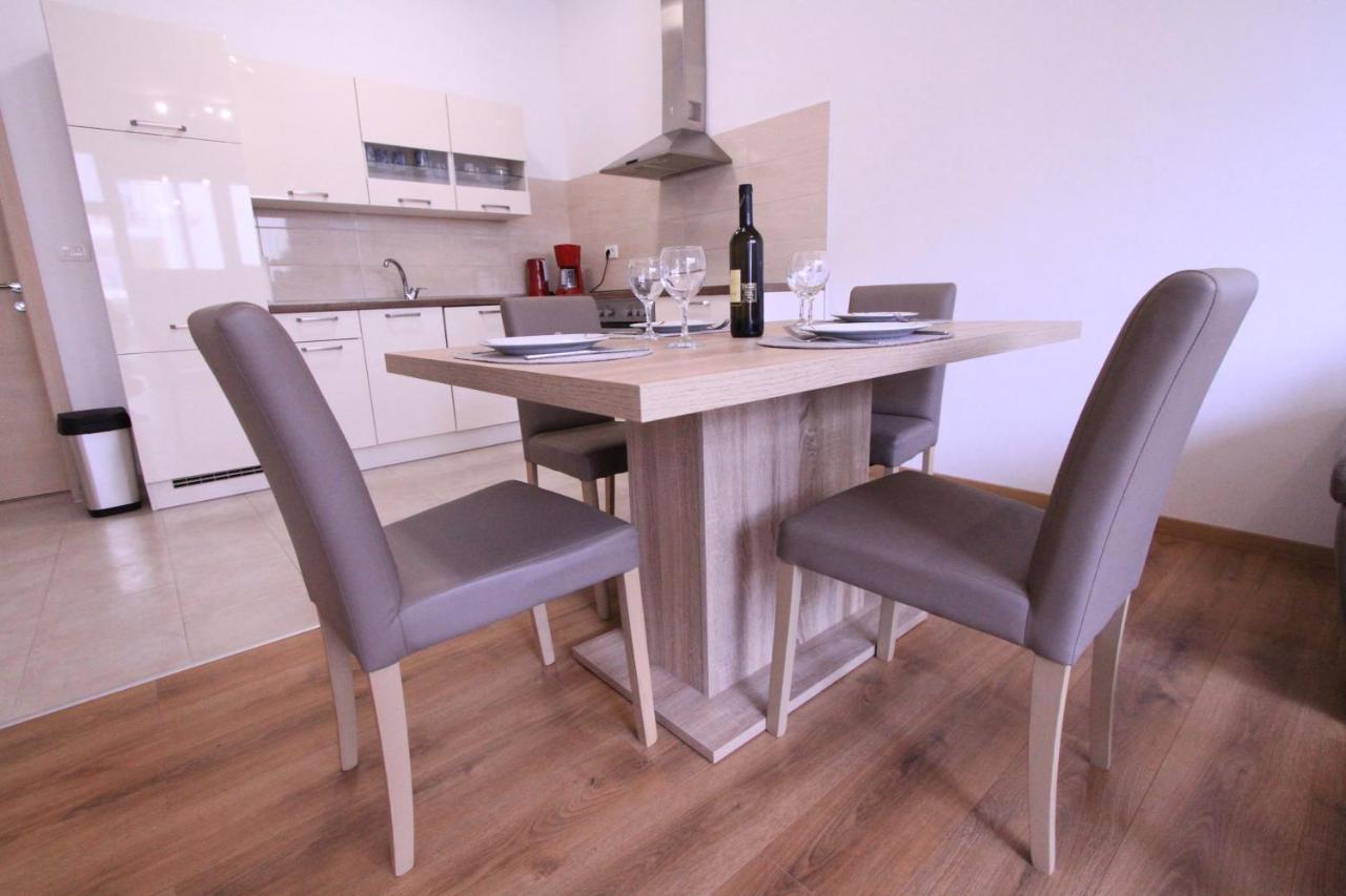 Apartman Darija Podstrana Eksteriør billede